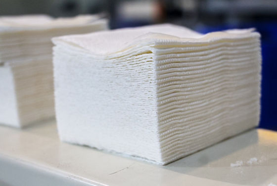 เครื่องตัดกระดาษทิชชู่แบบใช้ลม 380V สำหรับ V Fold